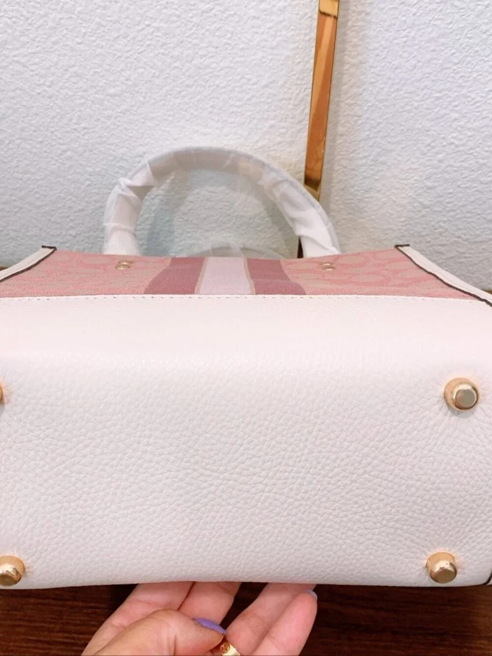 NWT Coach Dempsey Tote Bag 22 In Signature Jacquard Heart C7965 100% authentic